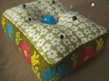 vintage-ribbon-pincushion.jpg