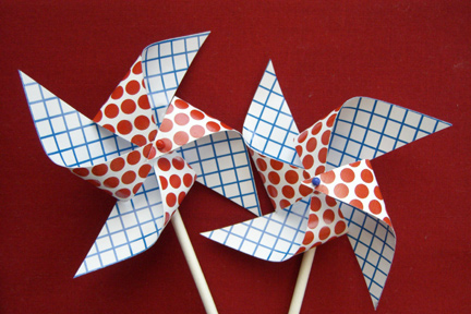 pinwheel-cupcake-toppers