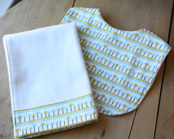 organic-bib-and-burp-cloth