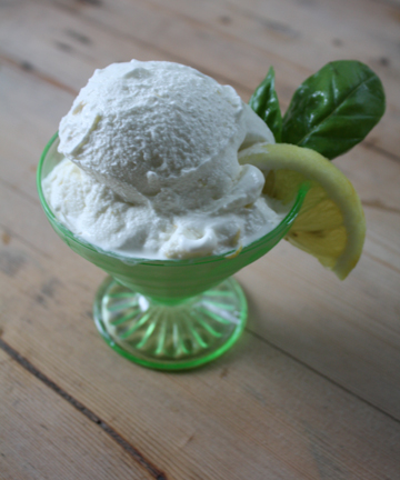 lemon-basil-ice-cream